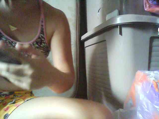 hotyummypussy webcam