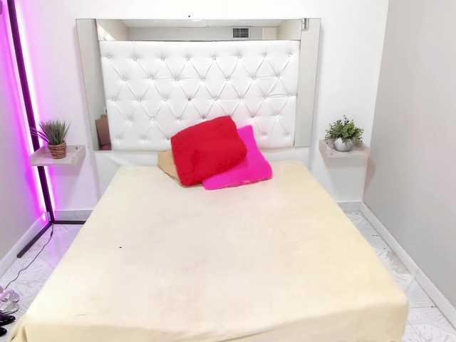 AshleyRobert live cam on BongaCams