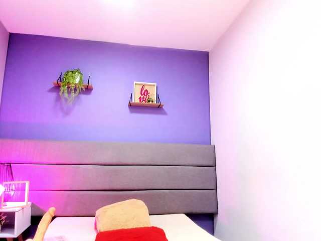 AshleyRobert live webcam show