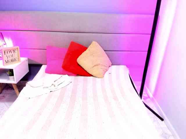 AshleyRobert webcam