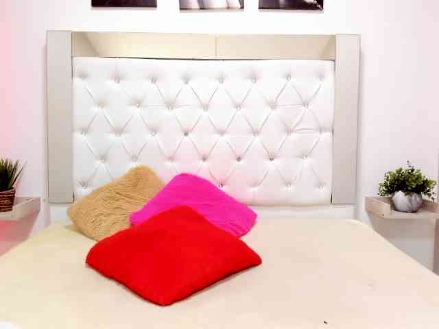 AshleyRobert webcam