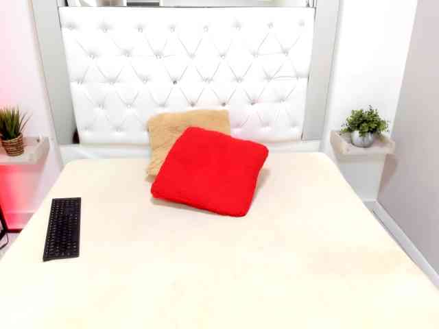 AshleyRobert webcam