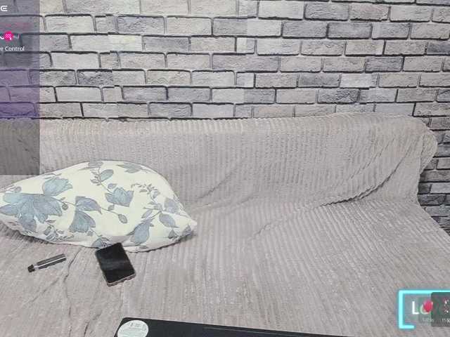 Mikky_lovense live cam preview