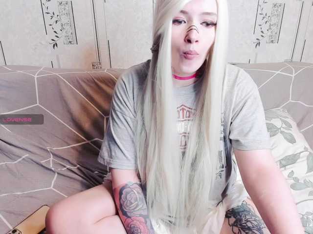 AlternativeGirl preview