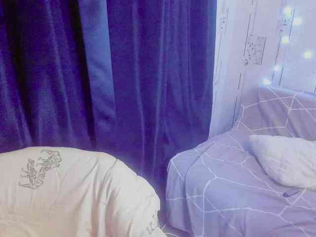 mikkylovense's live room