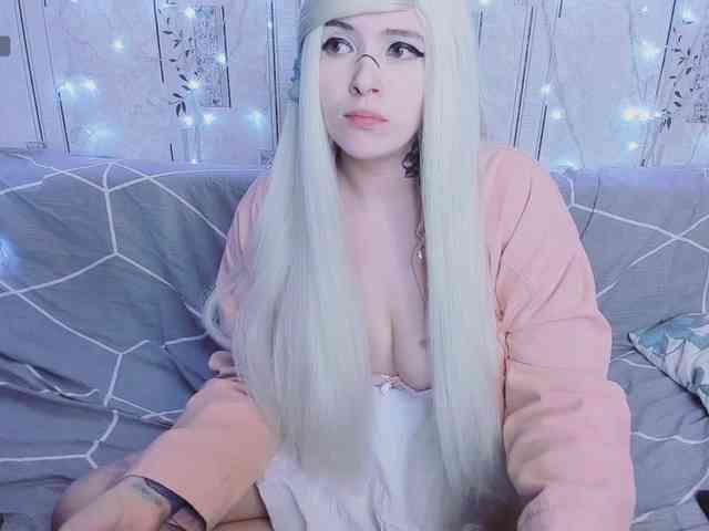 MikkyLovense webcam