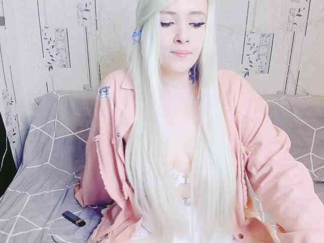 MikkyLovense webcam
