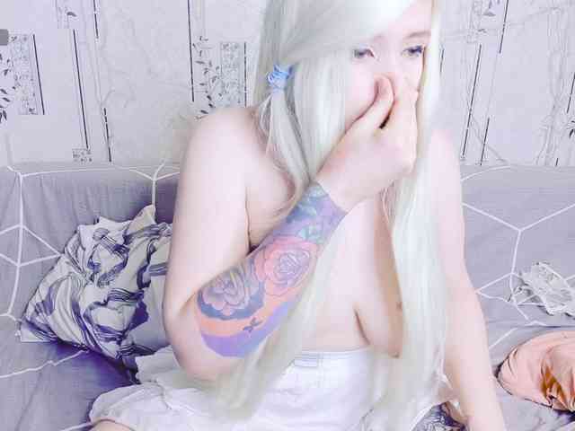 MikkyLovense webcam