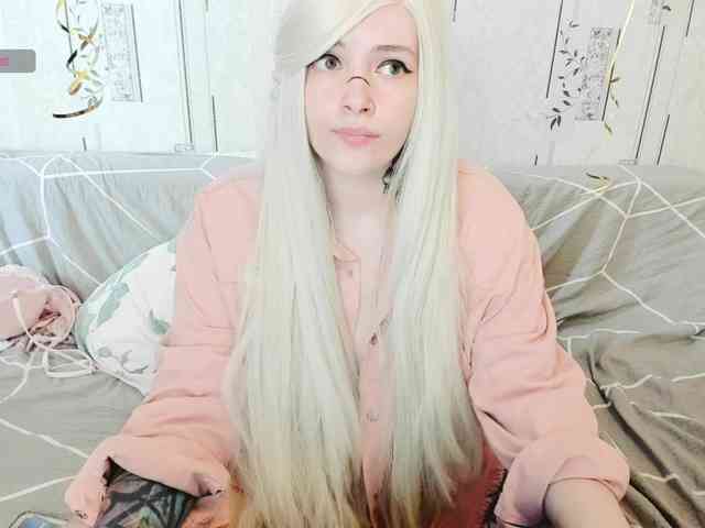 Model: MikkyLovense