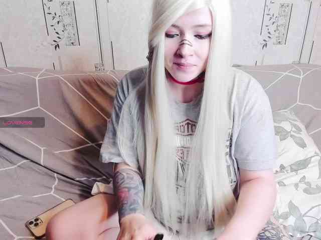 Model: MikkyLovense