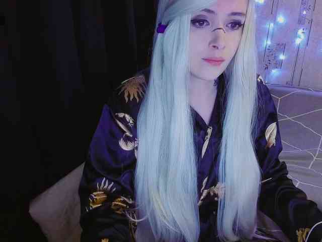 MikkyLovense webcam