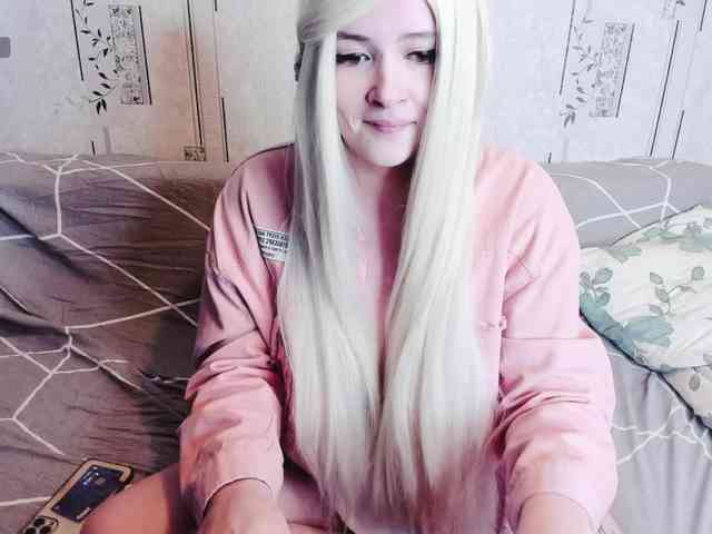 MikkyLovense webcam