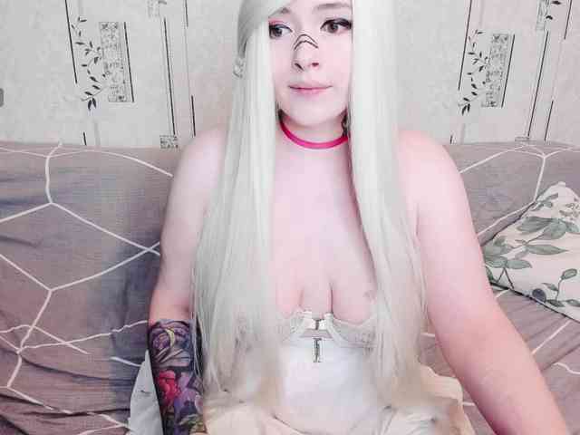 MikkyLovense webcam