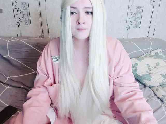 MikkyLovense webcam