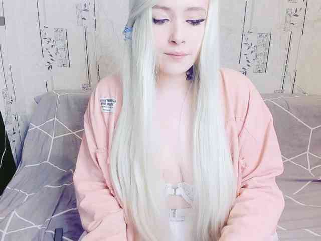 MikkyLovense webcam