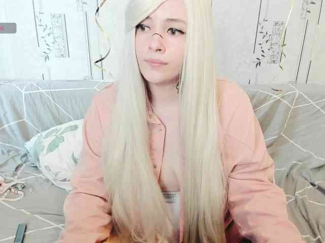 MikkyLovense webcam