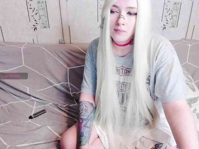 Model: MikkyLovense