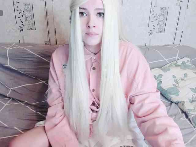 MikkyLovense webcam