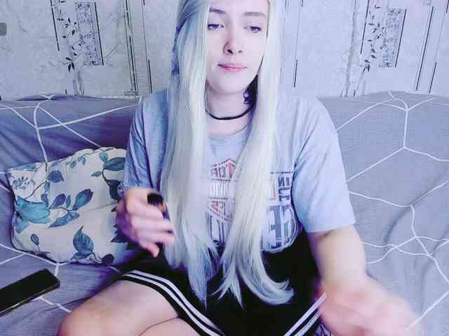 Model: MikkyLovense