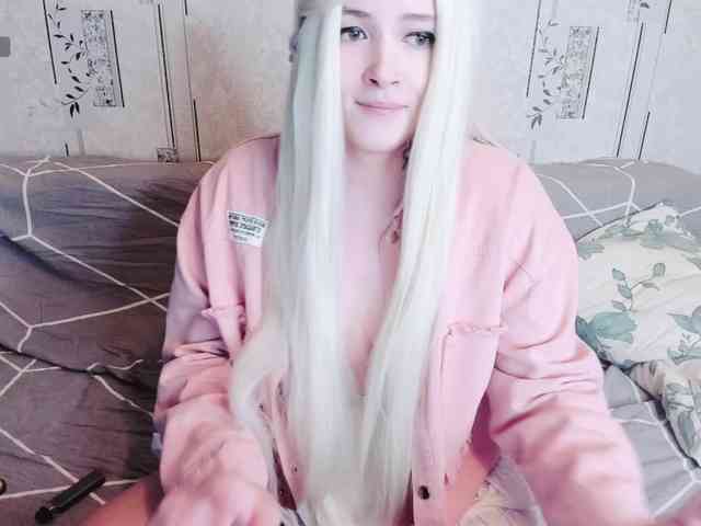 MikkyLovense webcam
