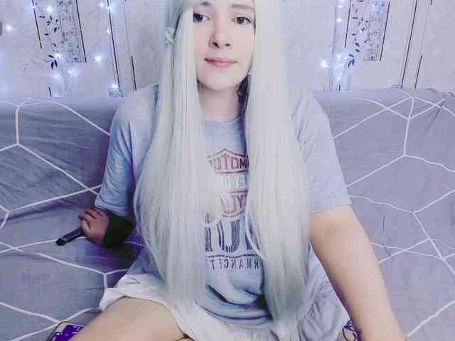 MikkyLovense webcam