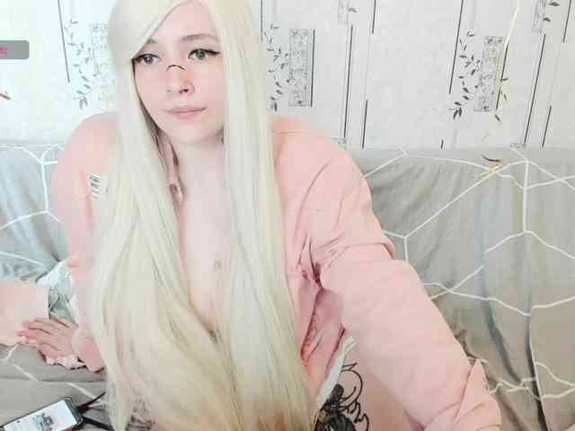 MikkyLovense webcam