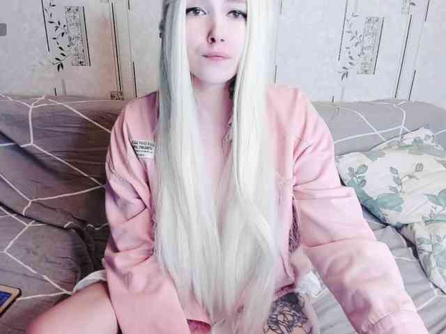 MikkyLovense webcam