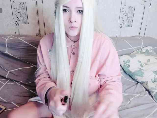 MikkyLovense webcam