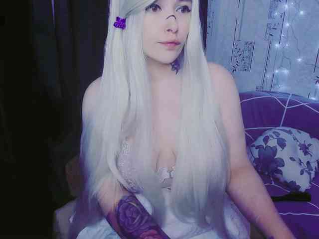 Model: MikkyLovense
