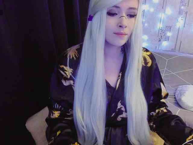 Model: MikkyLovense