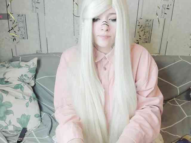 MikkyLovense webcam