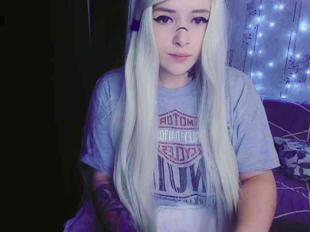 Model: MikkyLovense