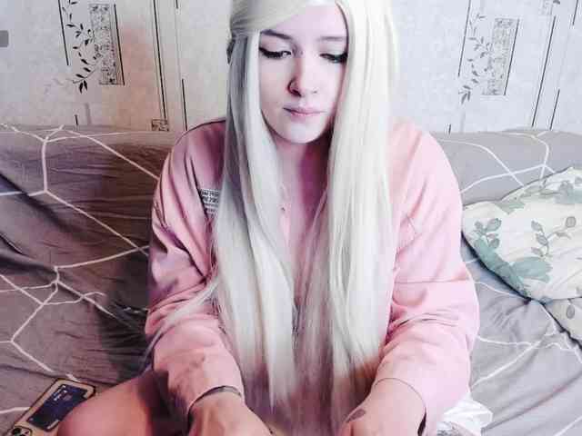 Model: MikkyLovense