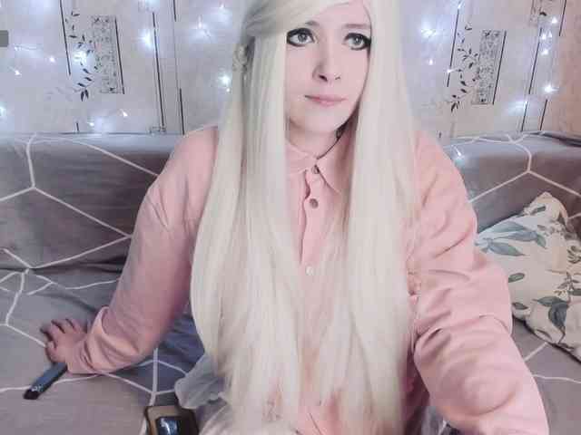 MikkyLovense webcam