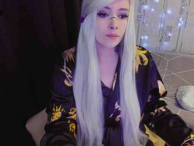 Model: MikkyLovense