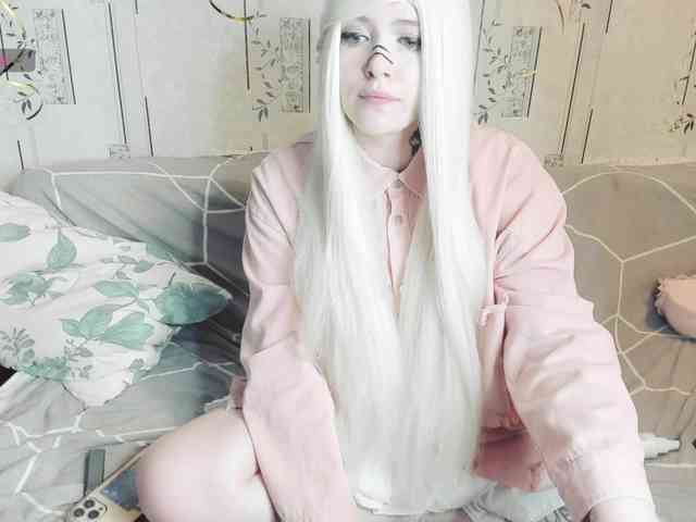 Model: MikkyLovense