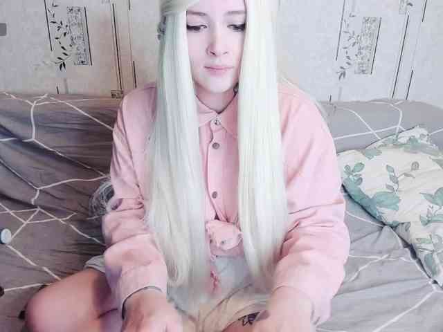 MikkyLovense webcam