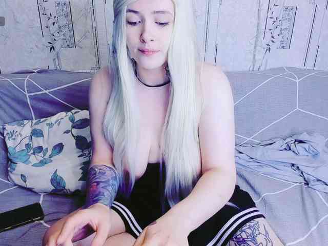 Model: MikkyLovense