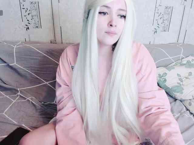 MikkyLovense webcam