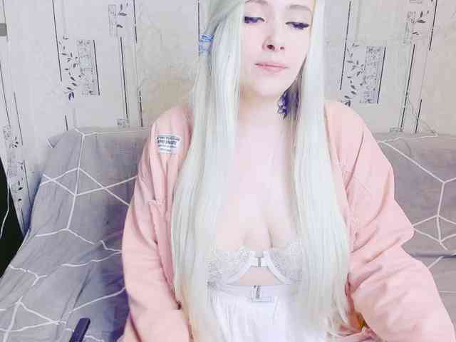 MikkyLovense webcam