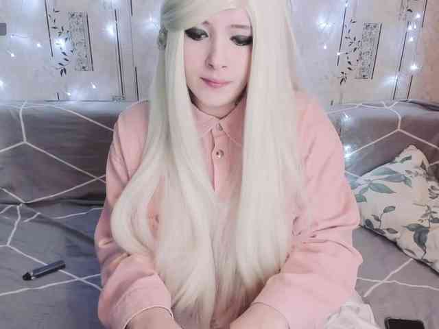 MikkyLovense webcam