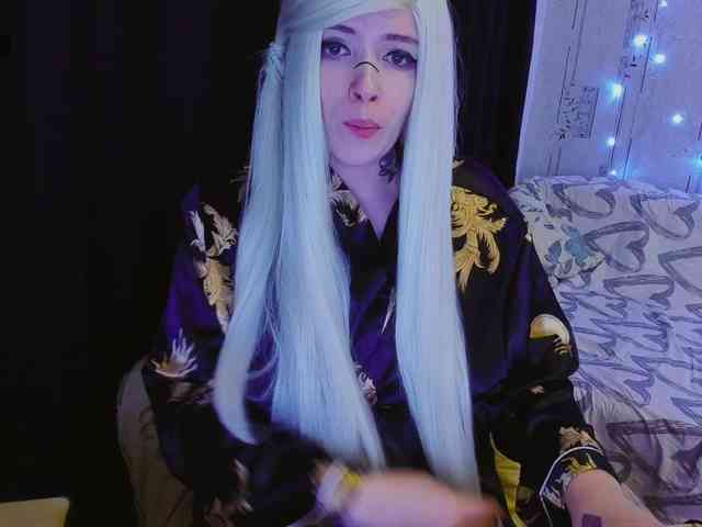 MikkyLovense webcam