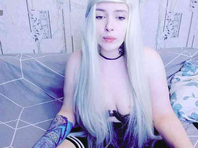 Model: MikkyLovense