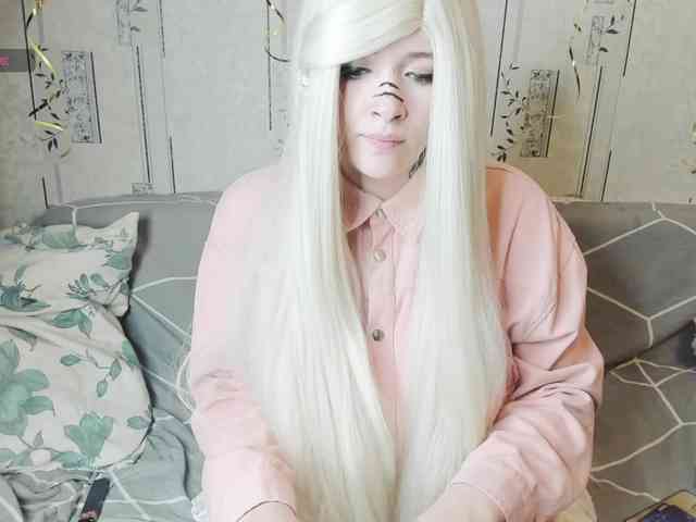 MikkyLovense webcam