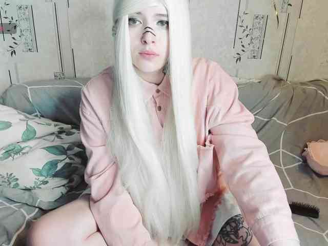 MikkyLovense webcam