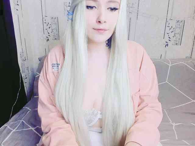 MikkyLovense webcam