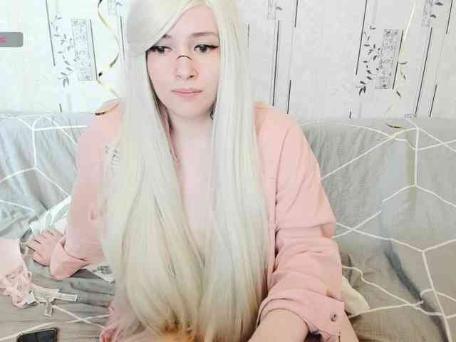 MikkyLovense webcam