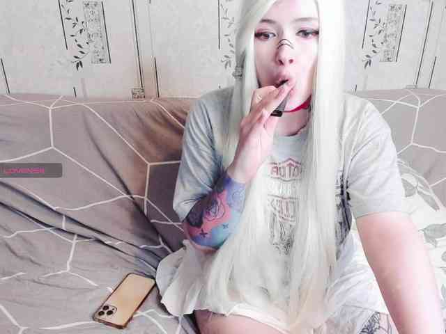 Model: MikkyLovense