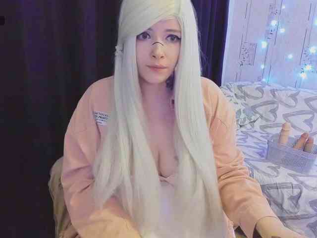 MikkyLovense webcam