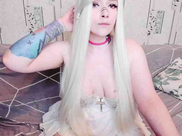 MikkyLovense webcam